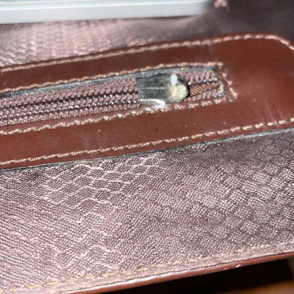 Nikolai Piquadro  Burgundy leather briefcase - Picture 12 of 12